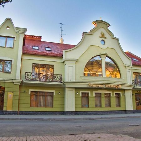 Letuchiy Gollandets Hotel Oezjhorod Buitenkant foto