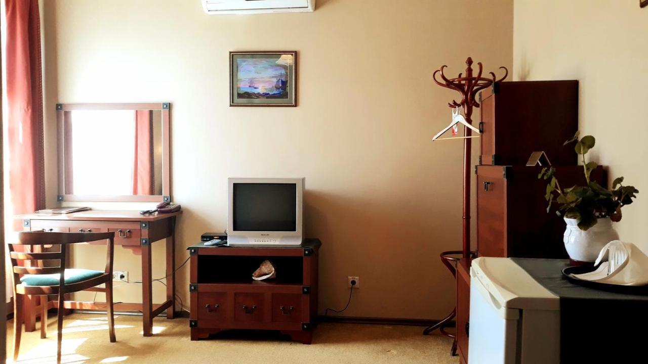Letuchiy Gollandets Hotel Oezjhorod Kamer foto