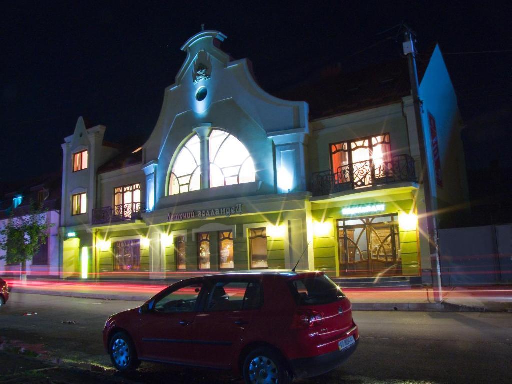 Letuchiy Gollandets Hotel Oezjhorod Buitenkant foto