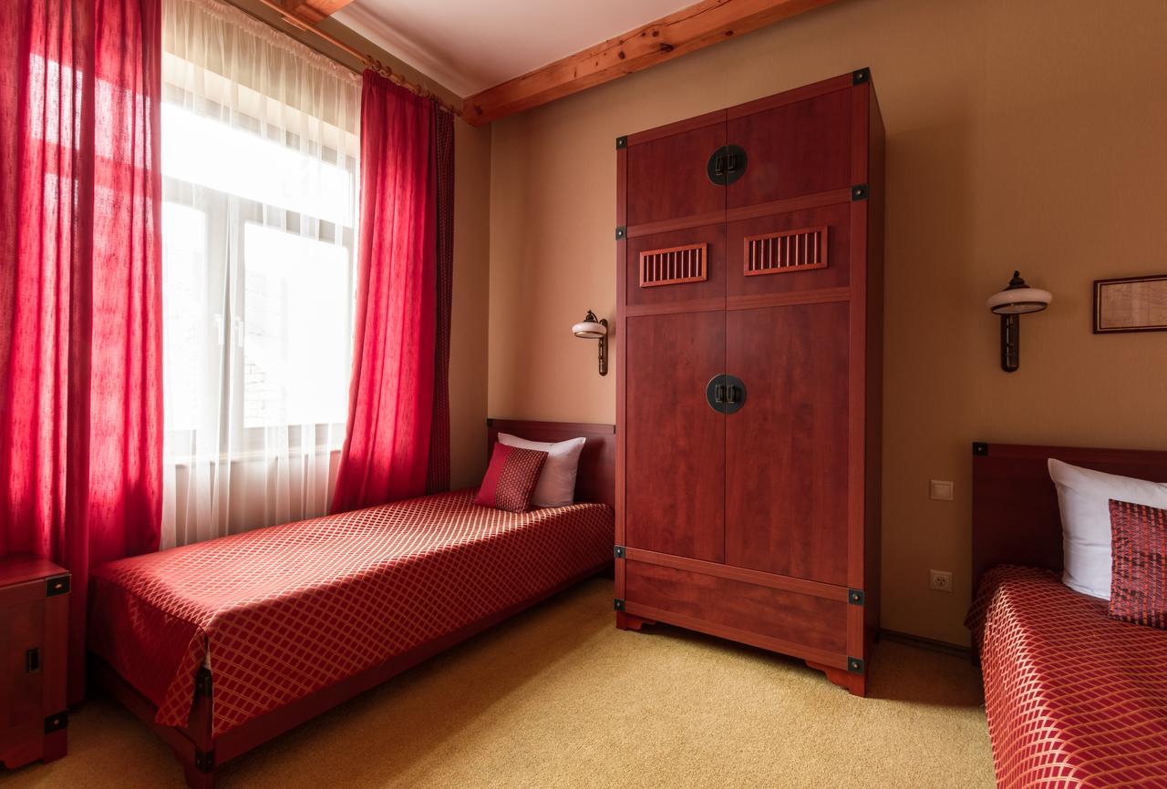 Letuchiy Gollandets Hotel Oezjhorod Buitenkant foto